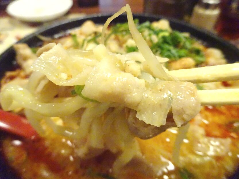 麺処若武者濃厚豚骨魚介辛肉味噌ラーメン麺豚もやし画像
